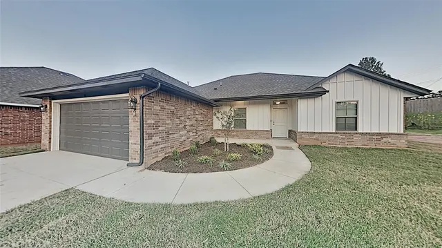 Front exterior — 7046 Richardson Court, Warr Acres, OK 73132