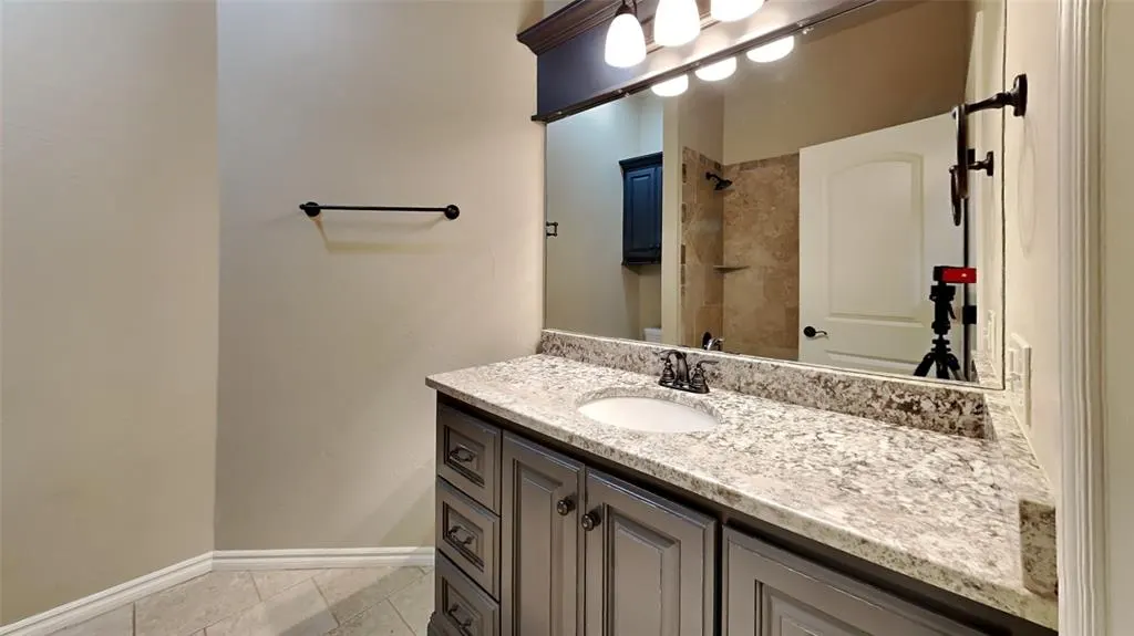 Photo 16 — 701 Abilene Way, Yukon, OK 73099