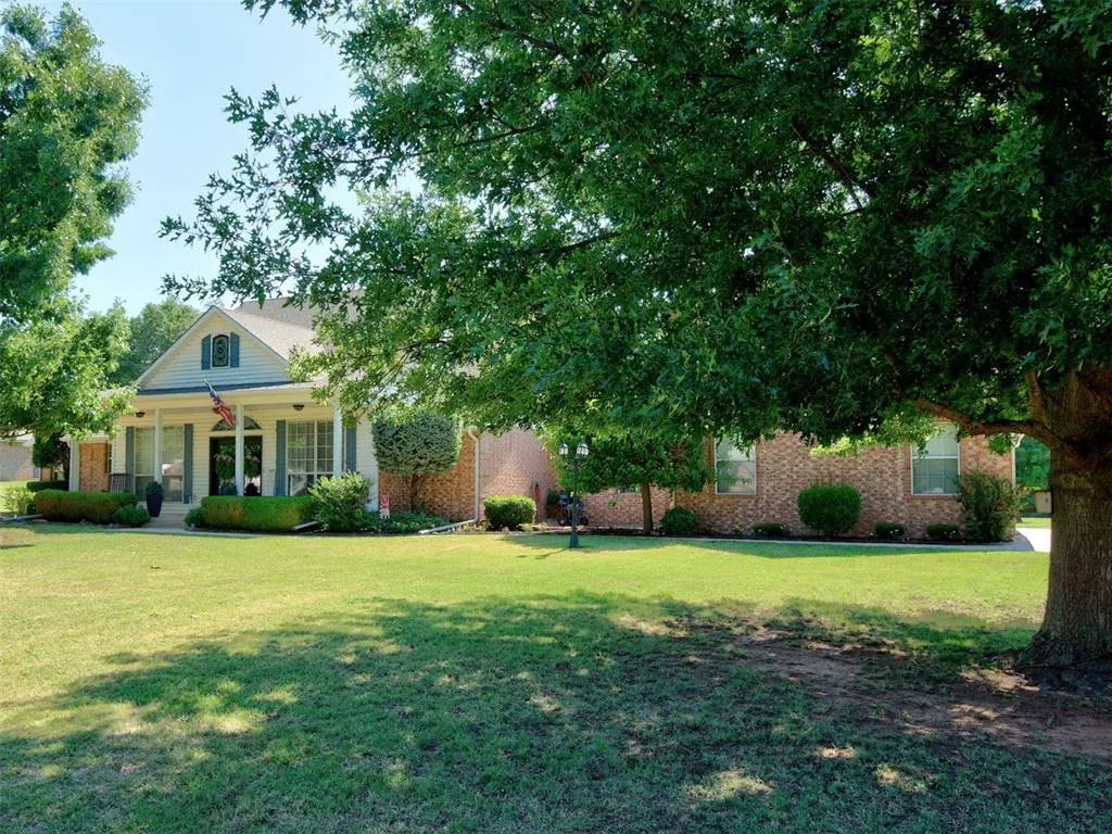 Photo 2 — 610 W Ridge Drive, Tuttle, OK 73089
