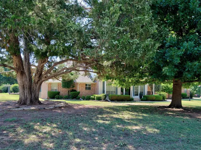 Photo 3 — 610 W Ridge Drive, Tuttle, OK 73089