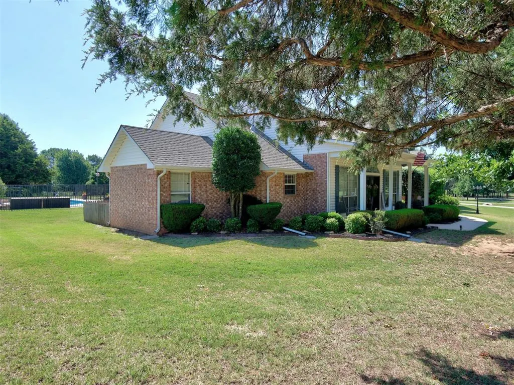 Photo 4 — 610 W Ridge Drive, Tuttle, OK 73089
