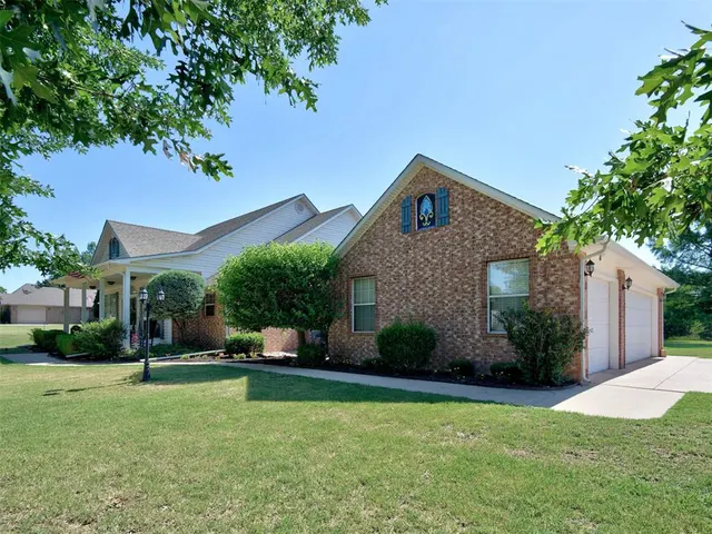 Photo 6 — 610 W Ridge Drive, Tuttle, OK 73089