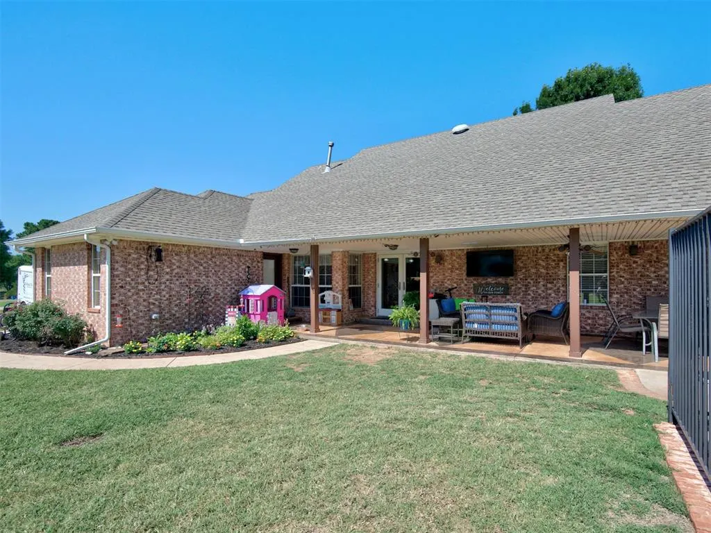Photo 11 — 610 W Ridge Drive, Tuttle, OK 73089