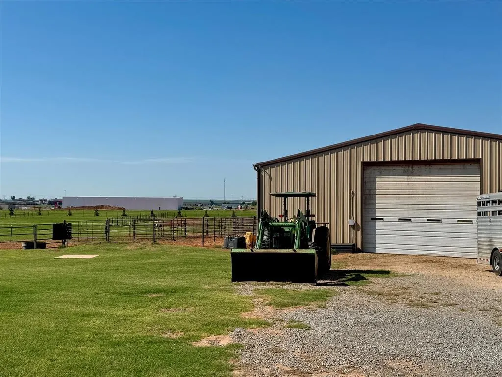 Photo 13 — 24352 E 1006 Road, Weatherford, OK 73096