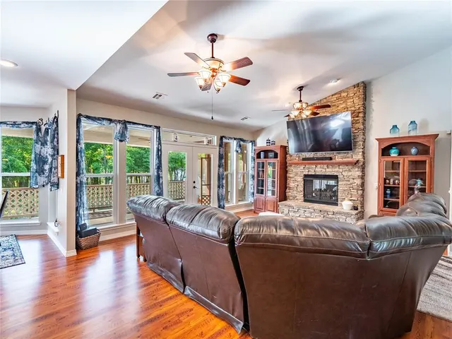 Photo 6 — 15 Falcon Nest Road, Eufaula, OK 74432