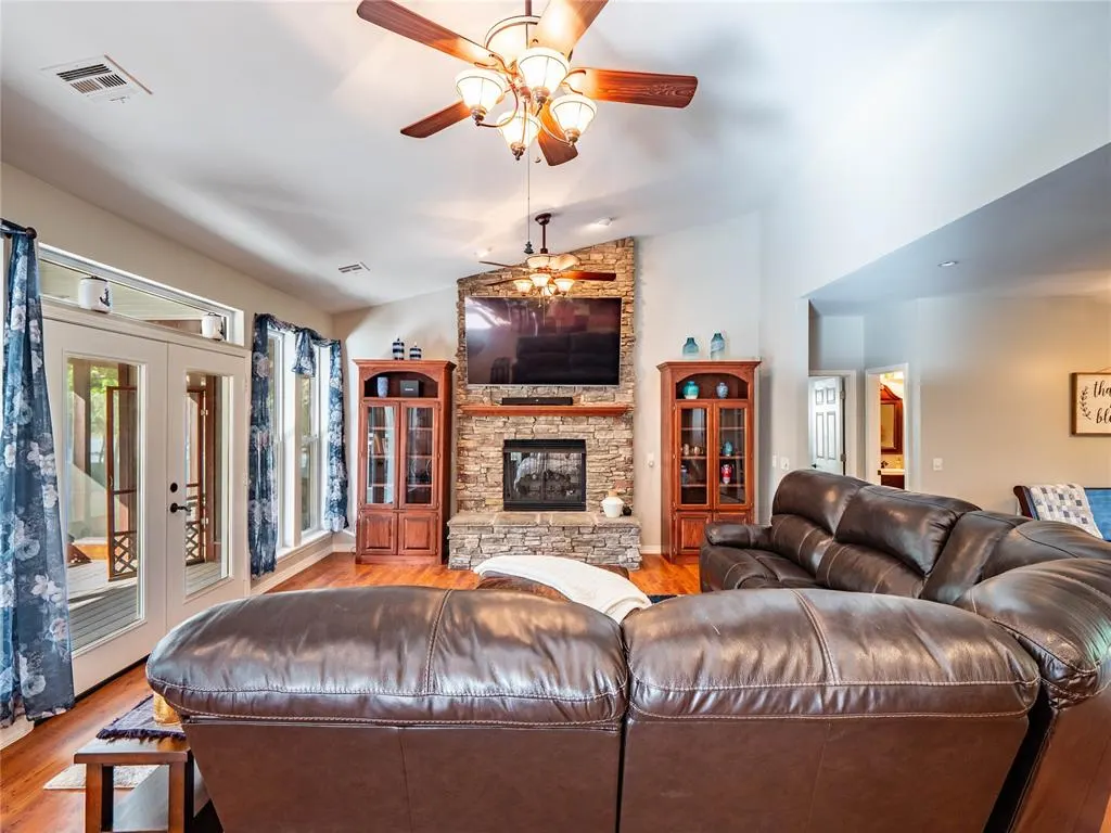 Photo 7 — 15 Falcon Nest Road, Eufaula, OK 74432