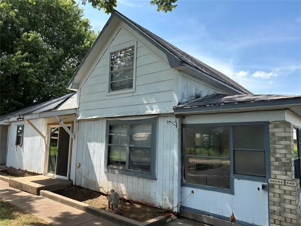 Photo 2 — 513 11th Street, Pawnee, OK 74058