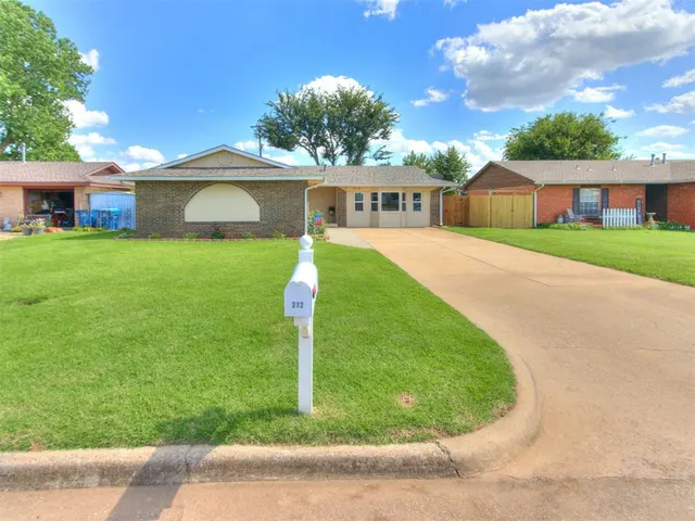 Photo 2 — 212 Gath Drive, Tuttle, OK 73089