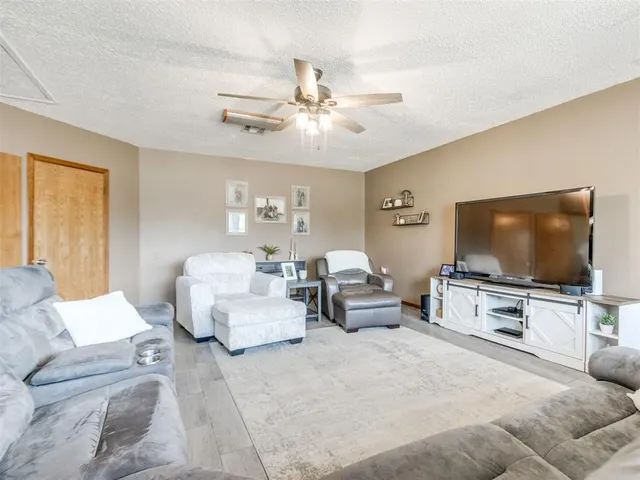 Photo 5 — 212 Gath Drive, Tuttle, OK 73089