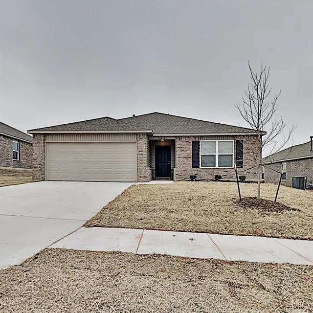 Front exterior — 11648 NW 97th Street, Yukon, OK 73099