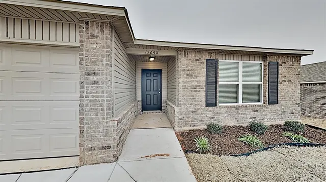 Photo 2 — 11648 NW 97th Street, Yukon, OK 73099