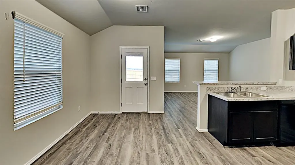 Photo 8 — 11648 NW 97th Street, Yukon, OK 73099