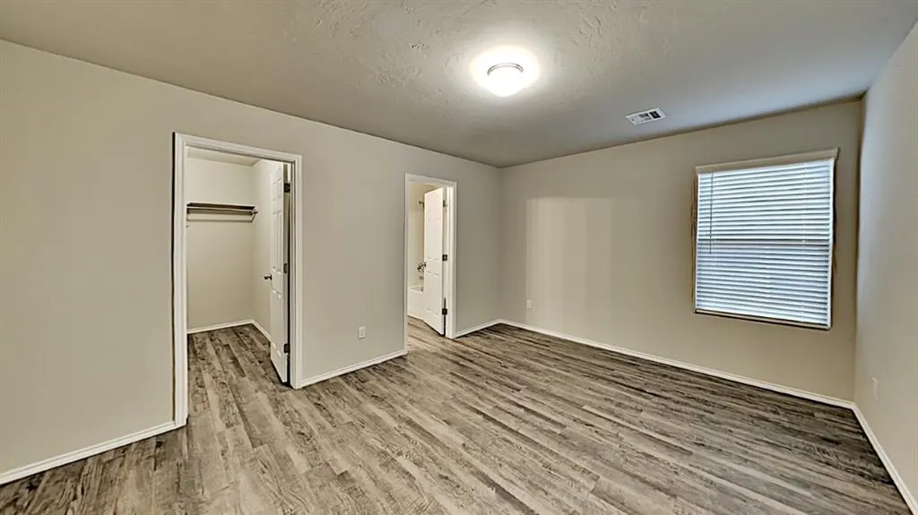 Photo 9 — 11648 NW 97th Street, Yukon, OK 73099