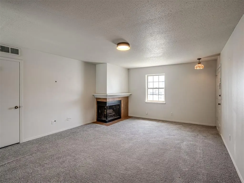 Photo 2 — 11301 N May Avenue C, Oklahoma City, OK 73120