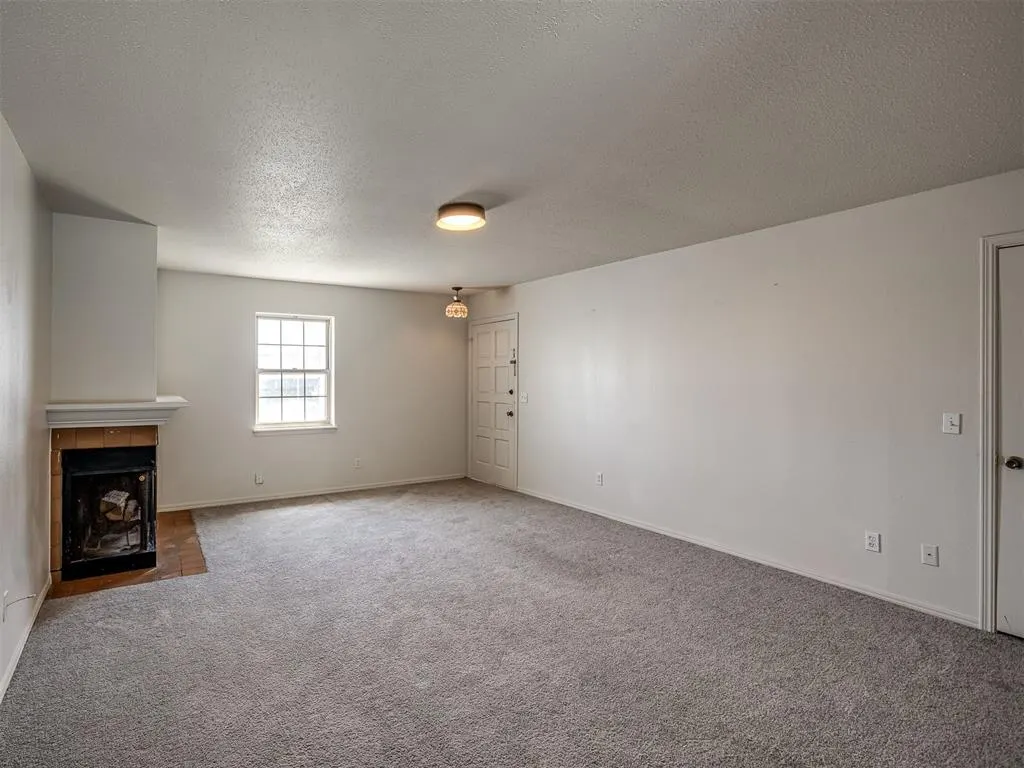 Photo 3 — 11301 N May Avenue C, Oklahoma City, OK 73120