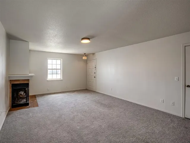 Photo 3 — 11301 N May Avenue C, Oklahoma City, OK 73120