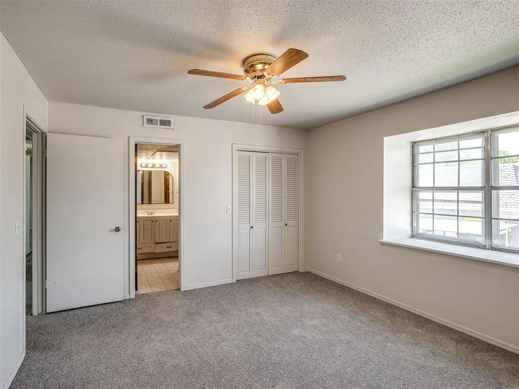 Photo 9 — 11301 N May Avenue C, Oklahoma City, OK 73120