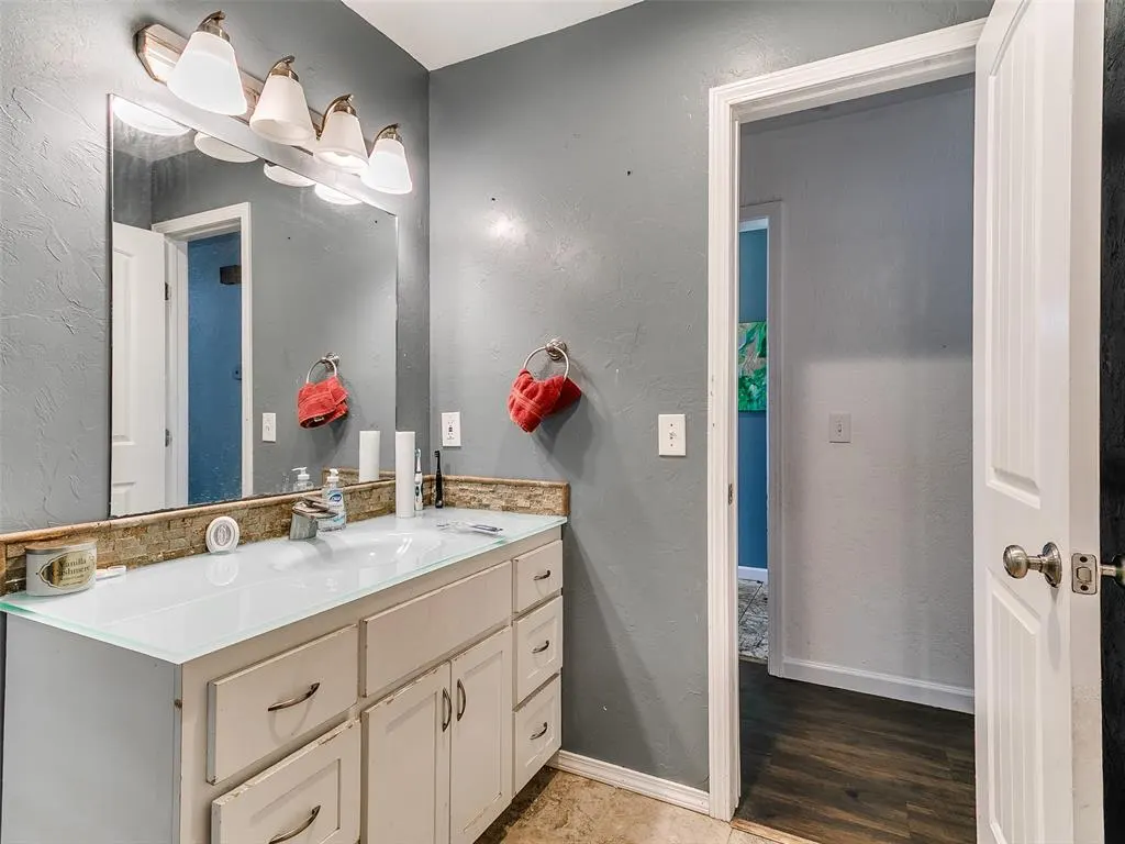 Photo 19 — 6605 Stonycreek Drive, Oklahoma City, OK 73132