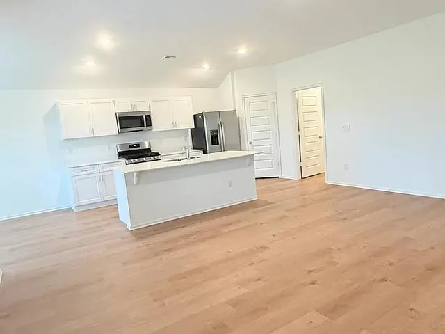Photo 4 — 4005 Dutch Lane, Mustang, OK 73064