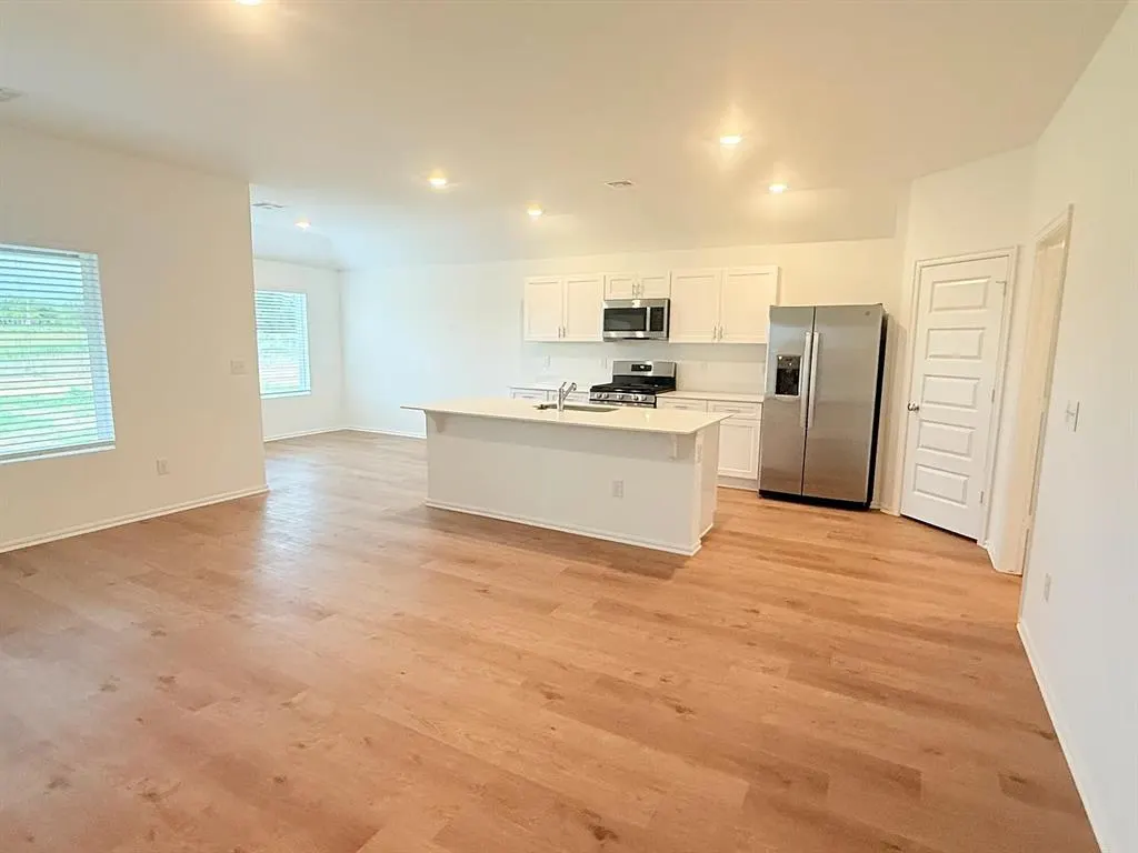 Photo 5 — 4005 Dutch Lane, Mustang, OK 73064