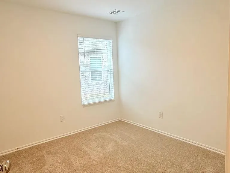 Photo 18 — 4005 Dutch Lane, Mustang, OK 73064