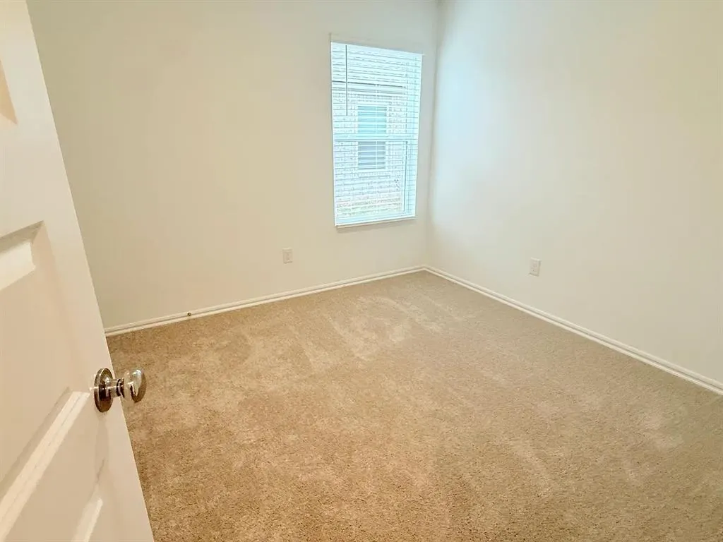 Photo 19 — 4005 Dutch Lane, Mustang, OK 73064