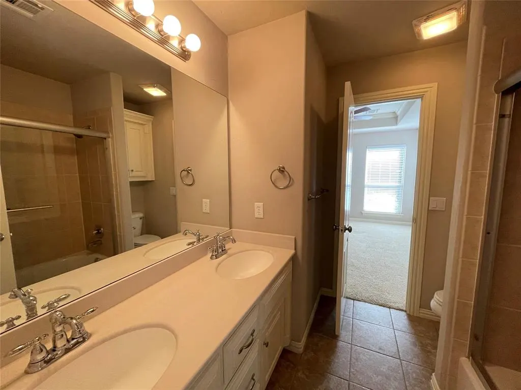 Photo 4 — Address unavailable, Edmond, OK 73003