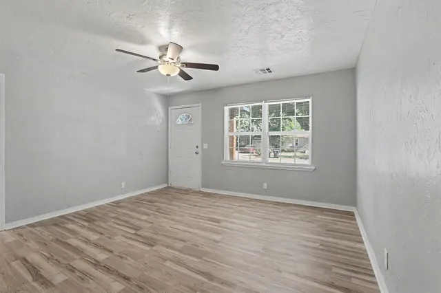 Photo 6 — 7215 NW 43rd Street, Bethany, OK 73008