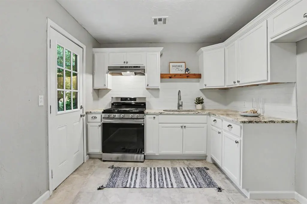 Photo 7 — 7215 NW 43rd Street, Bethany, OK 73008