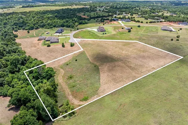 Photo 6 — 4 SW 113th Circle 4, Mustang, OK 73064