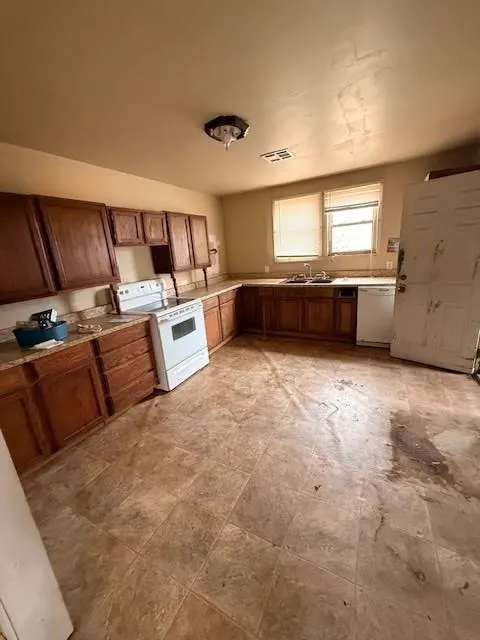 Photo 6 — 220 S 17th Street, Guthrie, OK 73044