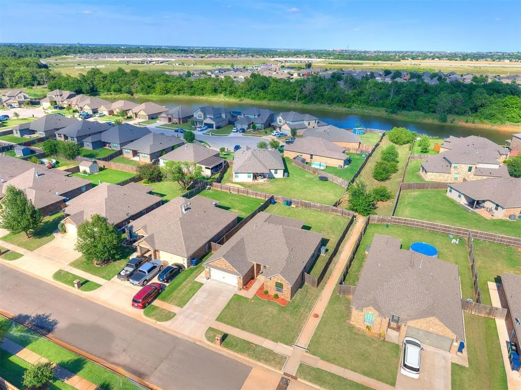 Photo 35 — 3208 Brookstone Lakes Drive, Yukon, OK 73099