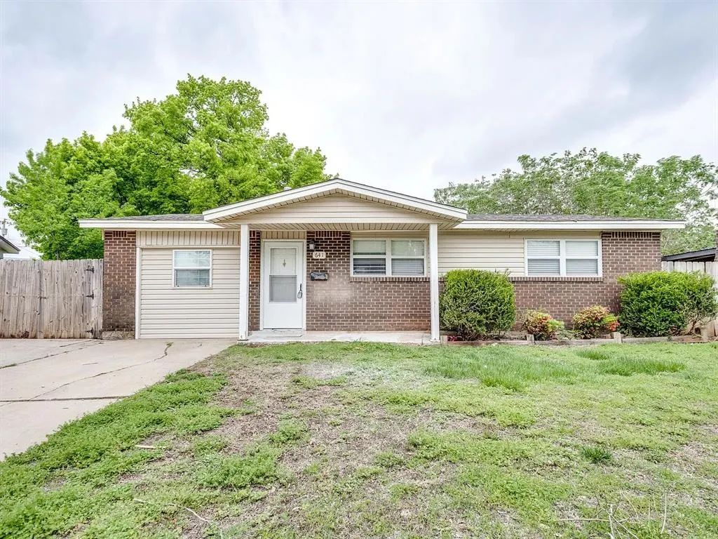 Front exterior — 641 SW 15th Street, Moore, OK 73160
