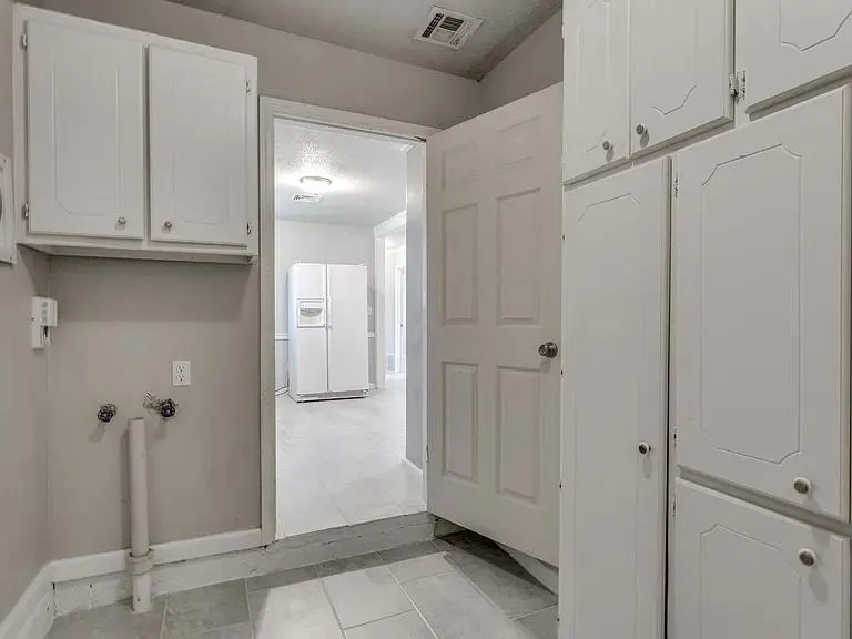 Photo 20 — 641 SW 15th Street, Moore, OK 73160