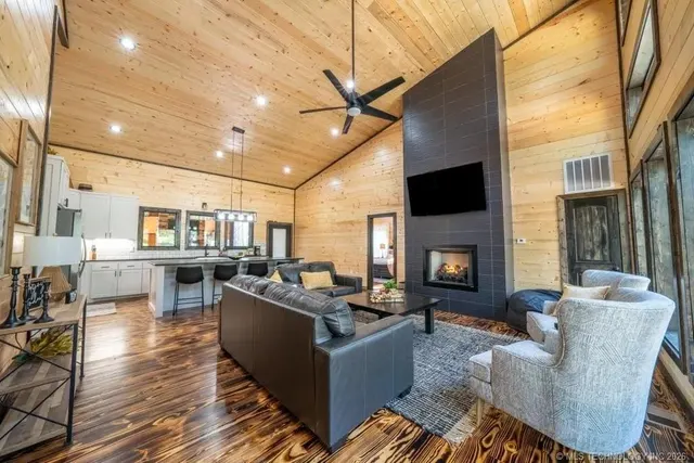 Photo 3 — 546 Conifer Crossing Trail, Broken Bow, OK 74728