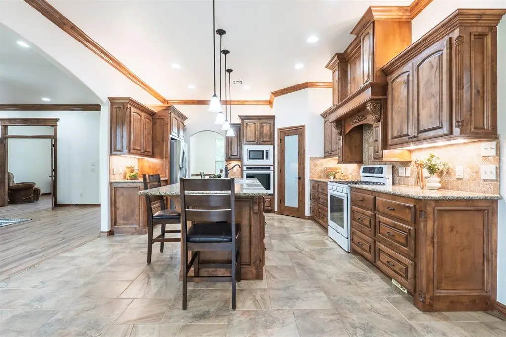 Photo 7 — 5470 N Bryan Avenue, Shawnee, OK 74804