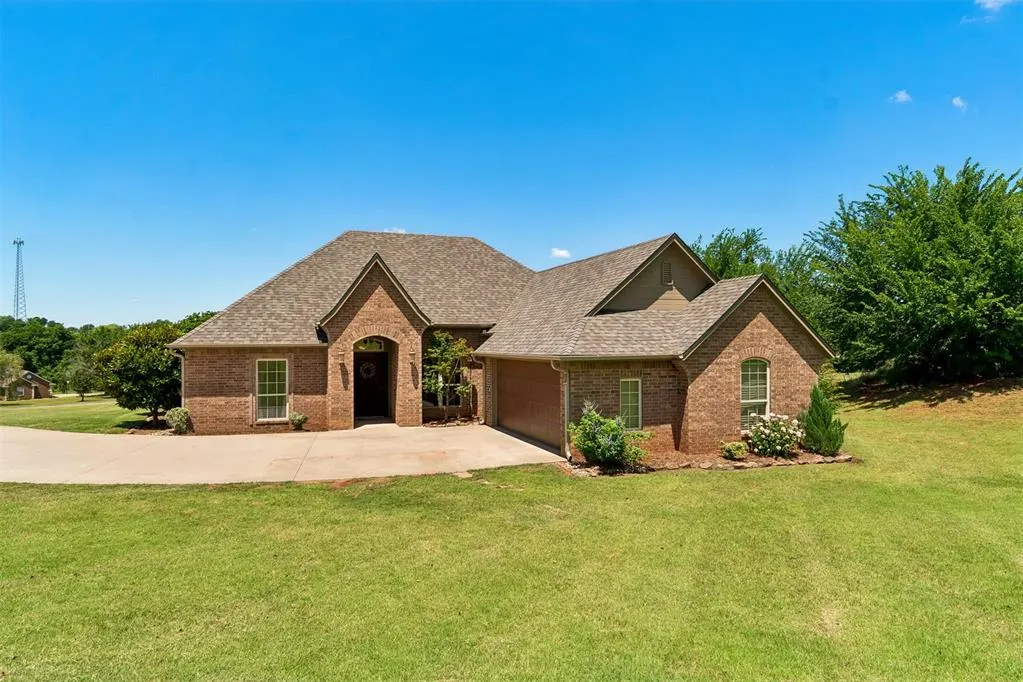 Photo 3 — 1609 Willow Road, Blanchard, OK 73010