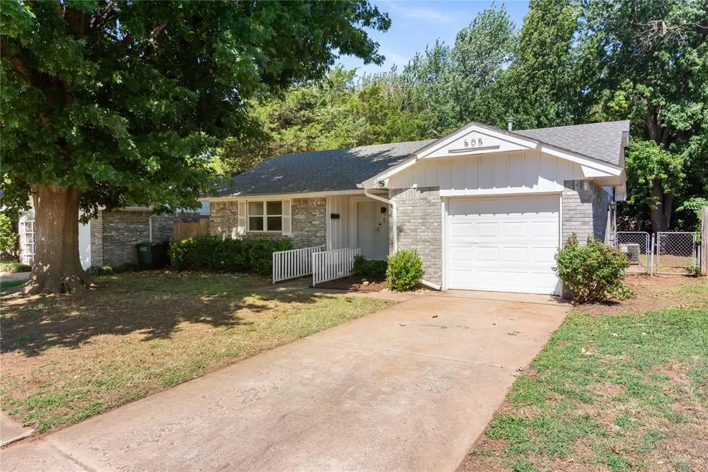 Front exterior — 505 Meadow Lake Drive, Edmond, OK 73003