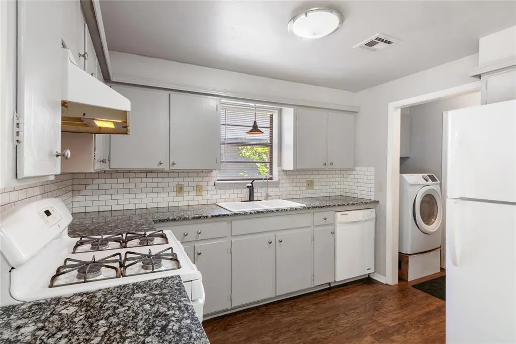 Photo 12 — 505 Meadow Lake Drive, Edmond, OK 73003