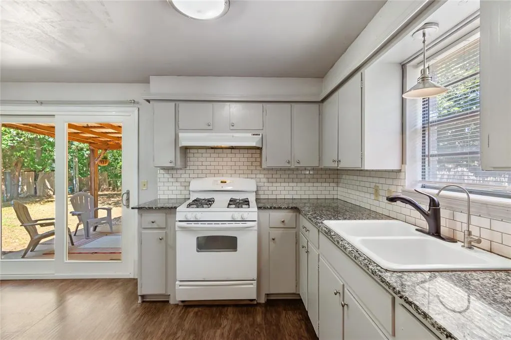 Photo 14 — 505 Meadow Lake Drive, Edmond, OK 73003