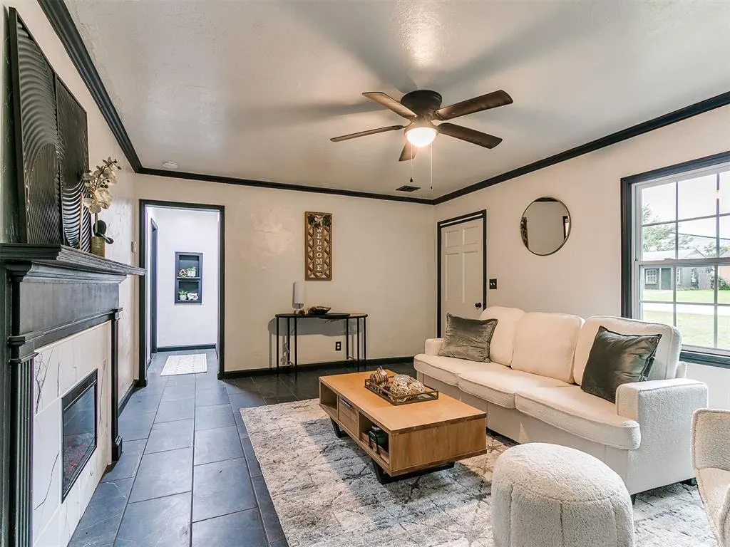 Photo 11 — 312 N Base Avenue, Norman, OK 73069