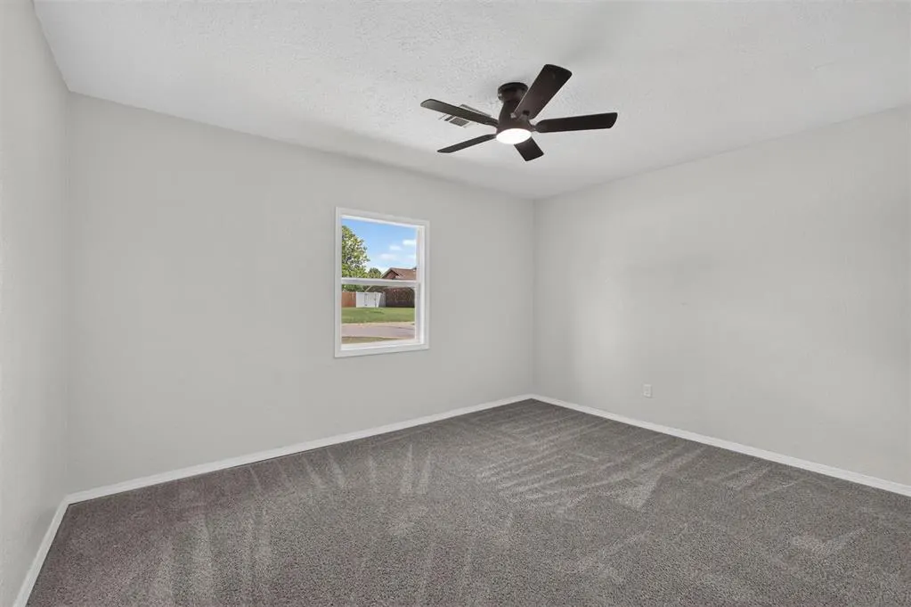 Photo 16 — 225 Cypress Avenue, Elk City, OK 73644