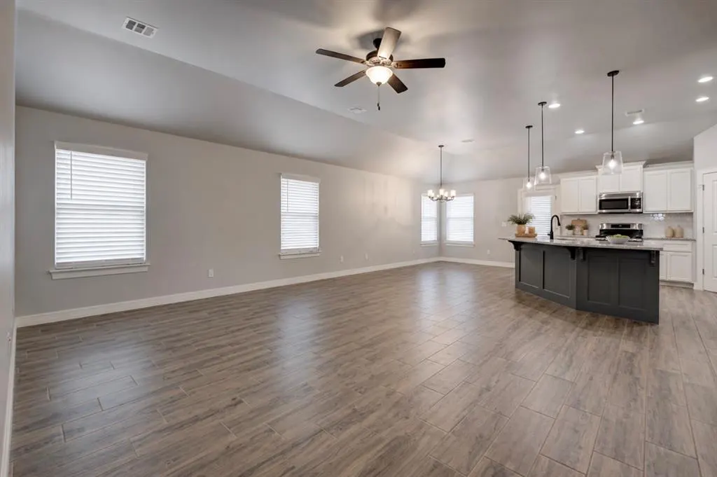 Photo 3 — 9113 Anaum Lane, Yukon, OK 73099