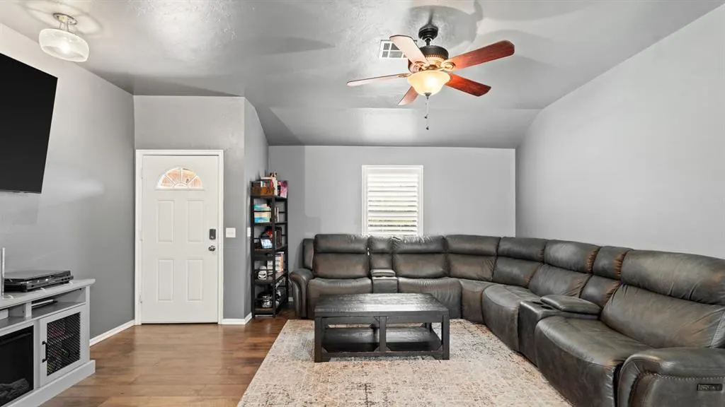Photo 6 — 2086 County Road 1239, Tuttle, OK 73089
