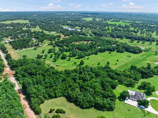 Photo 2 — 24200 N Westminster Road, Arcadia, OK 73007