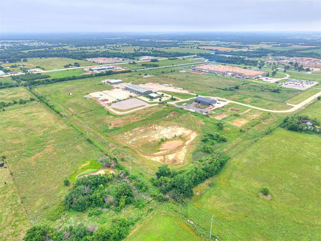 Photo 21 — 41500 Wolverine Road Block C, Shawnee, OK 74804