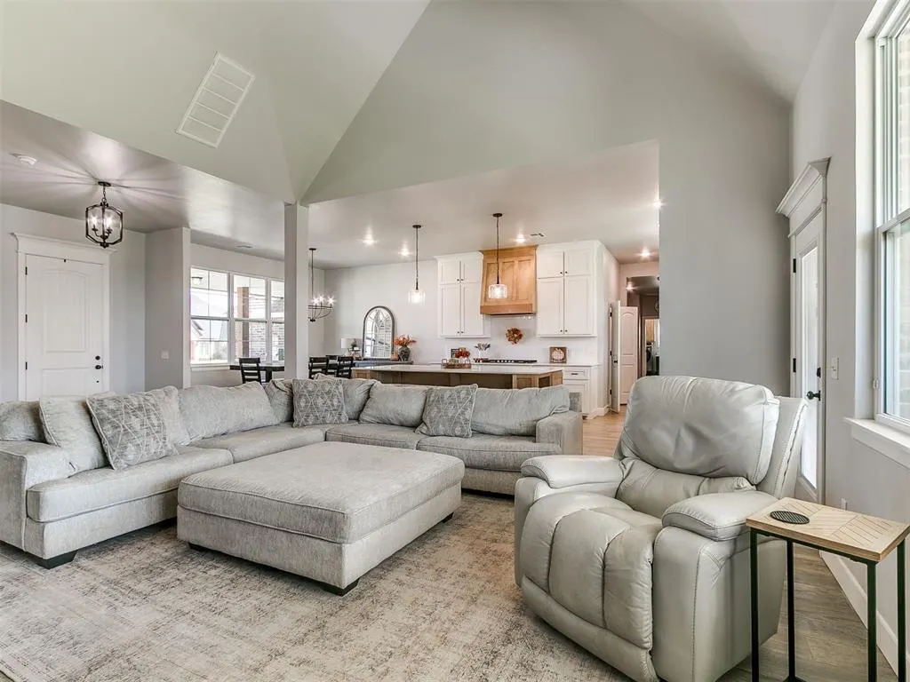 Photo 10 — 1017 Dorsi Way, Newcastle, OK 73065
