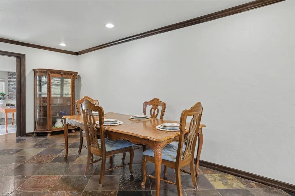 Photo 12 — 808 Glenridge Drive, Edmond, OK 73013
