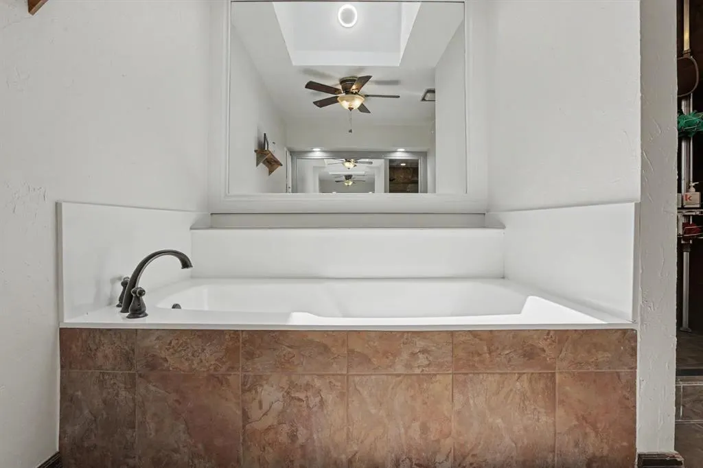 Photo 18 — 808 Glenridge Drive, Edmond, OK 73013