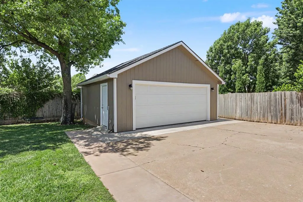Photo 36 — 808 Glenridge Drive, Edmond, OK 73013